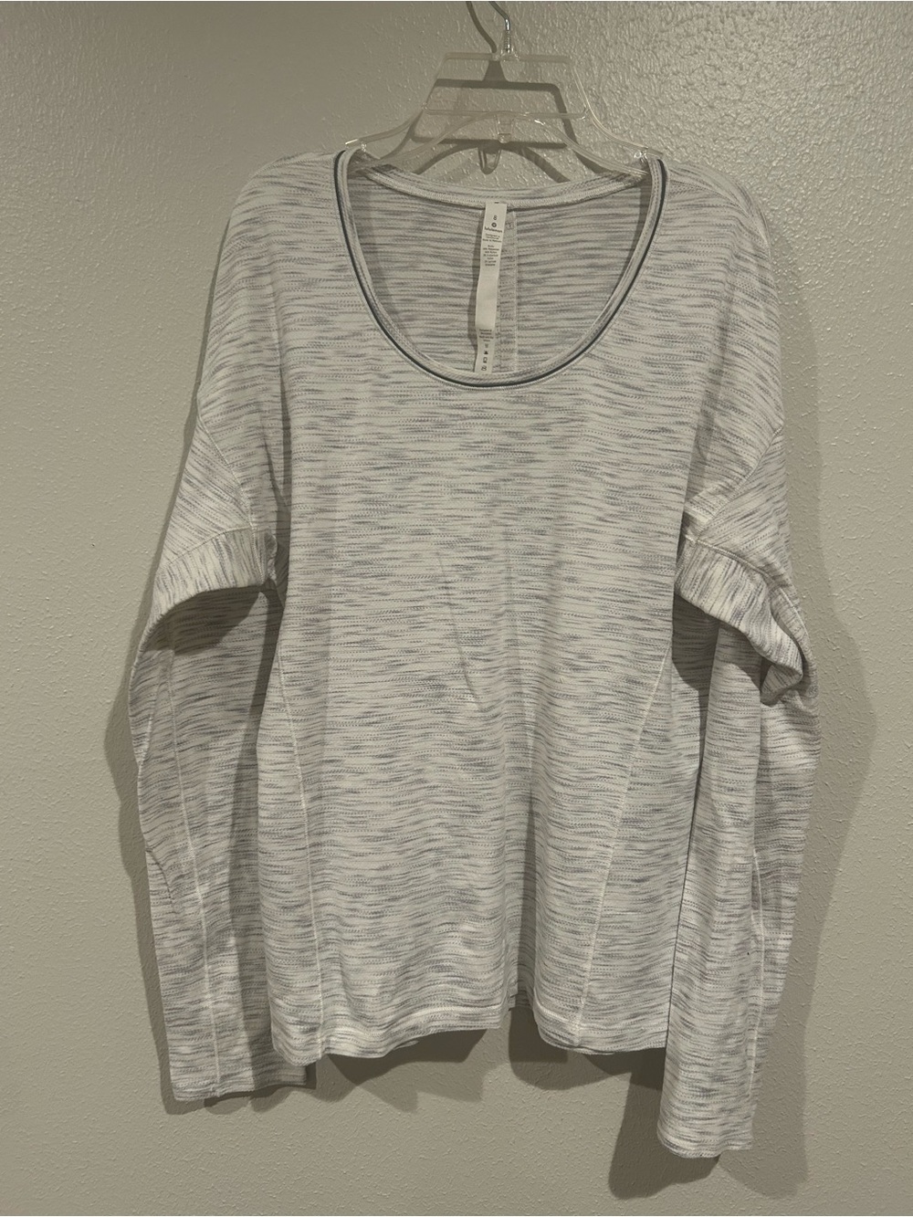 lululemon athletica Heathered Light Gray Long-Sleeve Scoop Neck Top